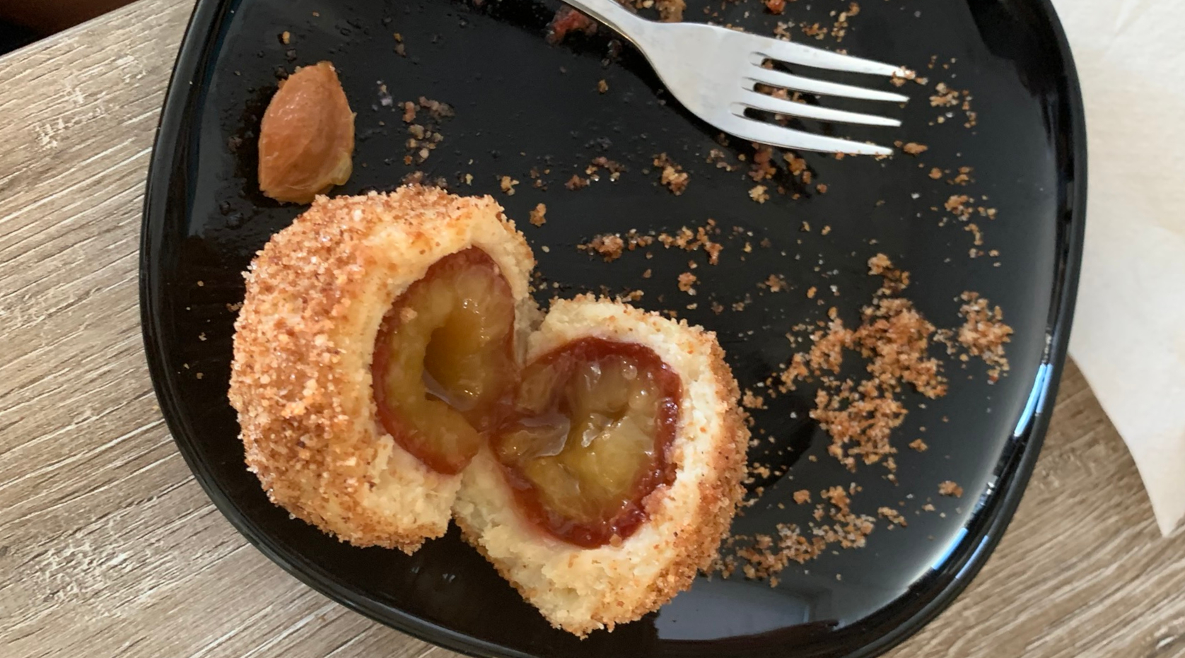 Cnele Plum dumplings Bakereea