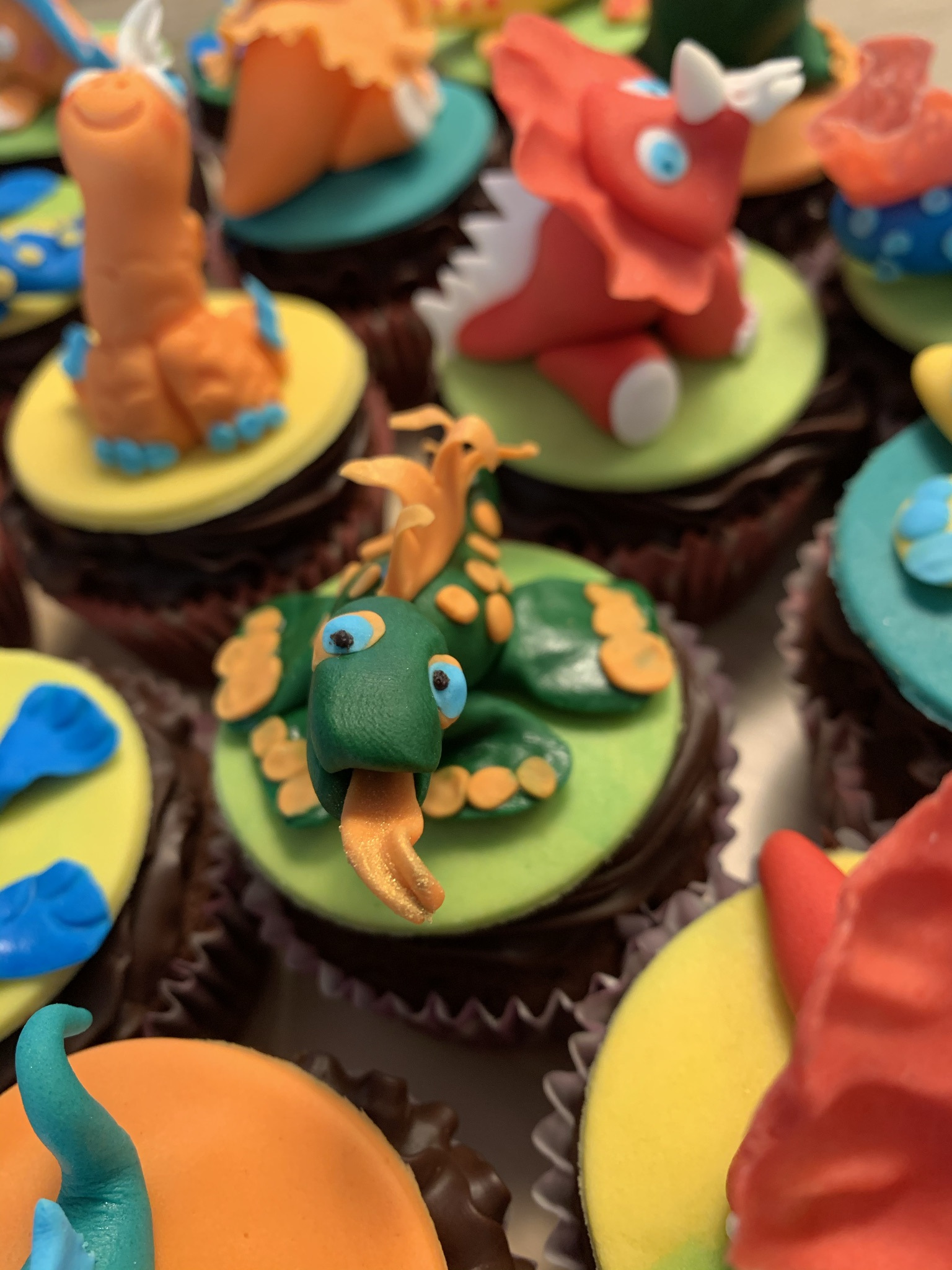 Moist chocolate cupcakes – Bakereea